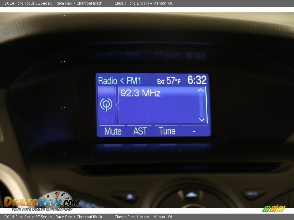 2014 Ford Focus SE Sedan Race Red / Charcoal Black Photo #10