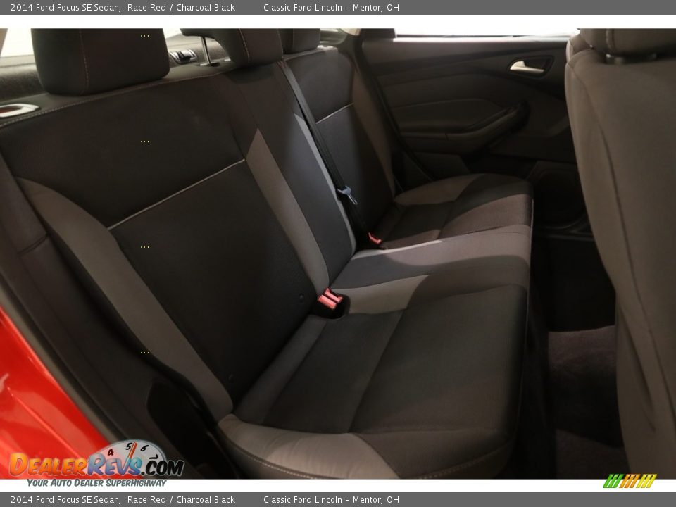 2014 Ford Focus SE Sedan Race Red / Charcoal Black Photo #14
