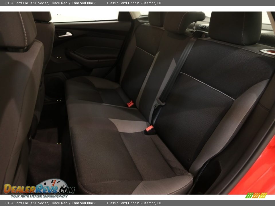 2014 Ford Focus SE Sedan Race Red / Charcoal Black Photo #15
