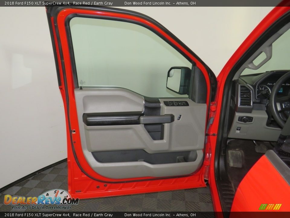 2018 Ford F150 XLT SuperCrew 4x4 Race Red / Earth Gray Photo #15