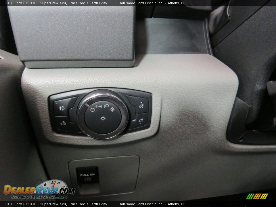 2018 Ford F150 XLT SuperCrew 4x4 Race Red / Earth Gray Photo #32