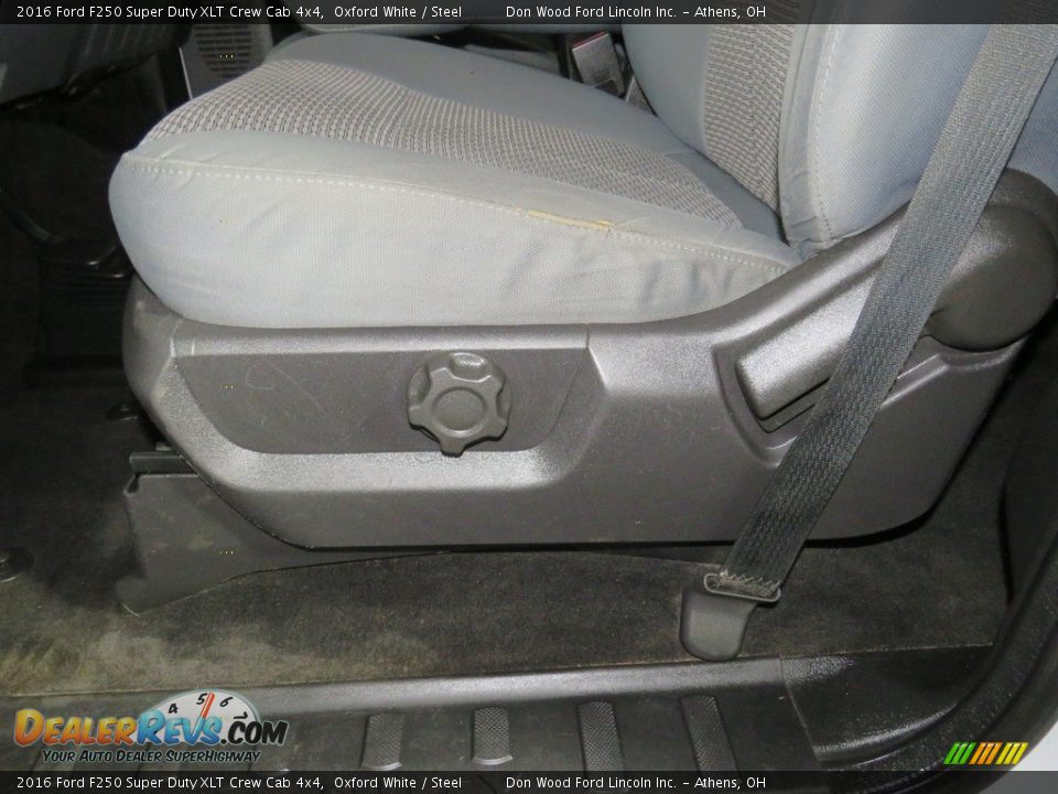 2016 Ford F250 Super Duty XLT Crew Cab 4x4 Oxford White / Steel Photo #16