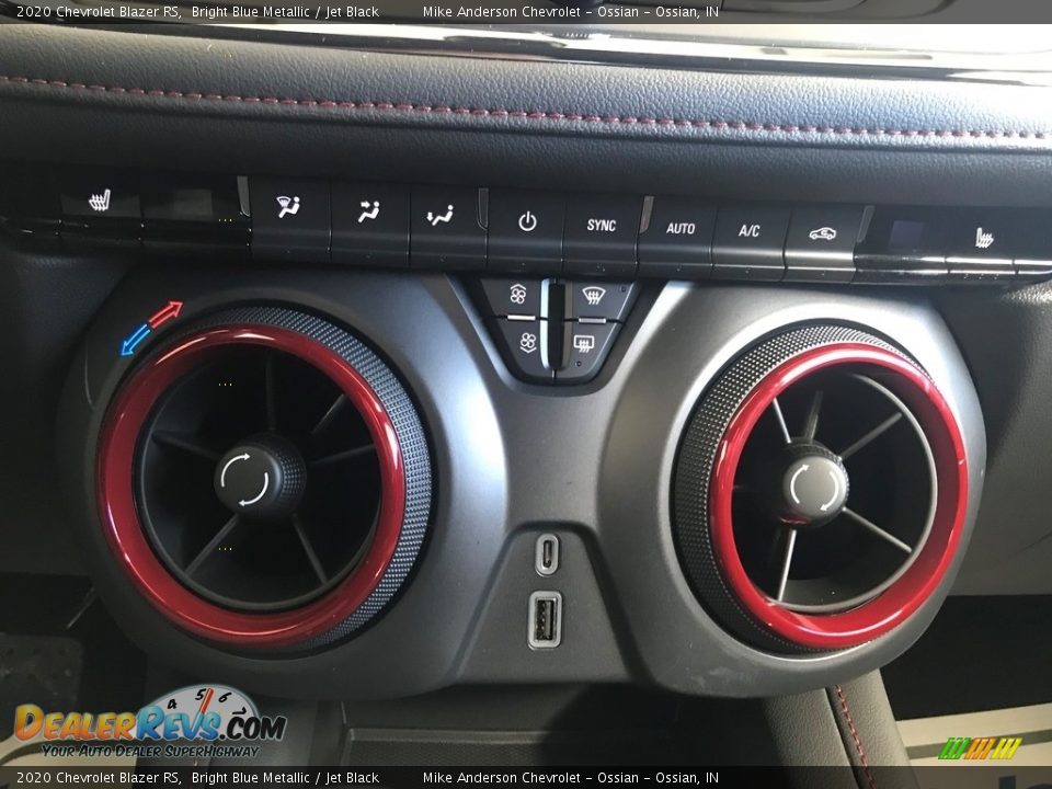 Controls of 2020 Chevrolet Blazer RS Photo #22