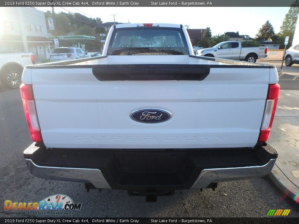 2019 Ford F250 Super Duty XL Crew Cab 4x4 Oxford White / Earth Gray Photo #6