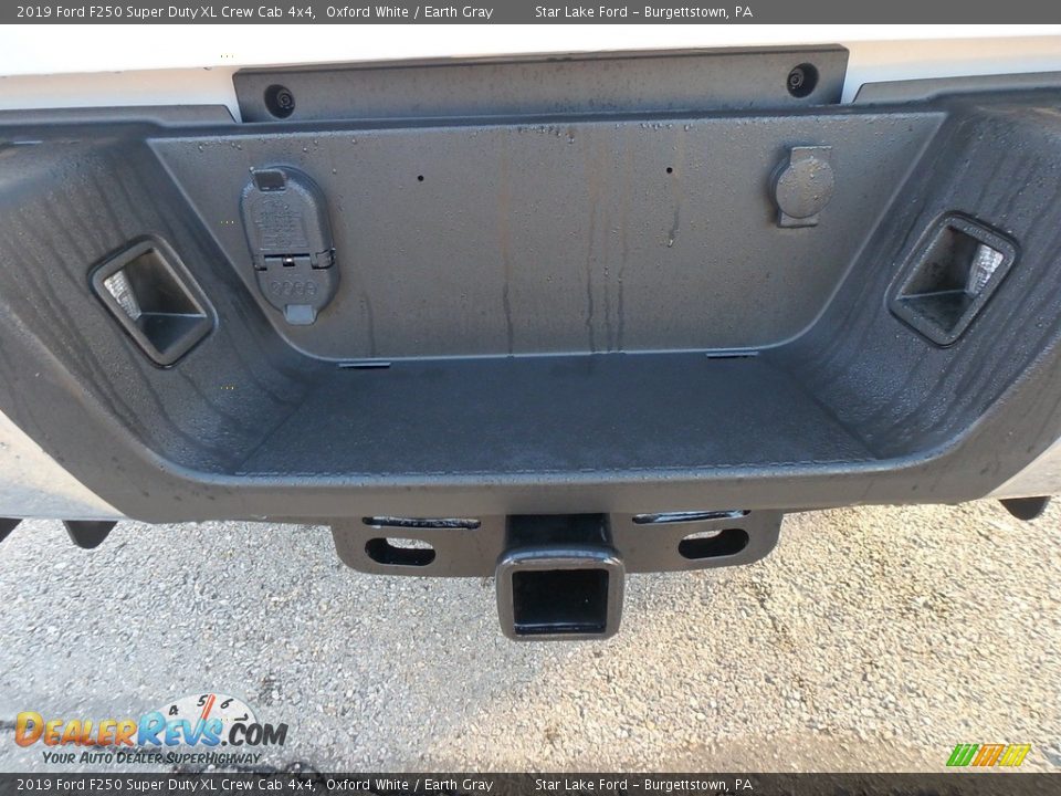 2019 Ford F250 Super Duty XL Crew Cab 4x4 Oxford White / Earth Gray Photo #7