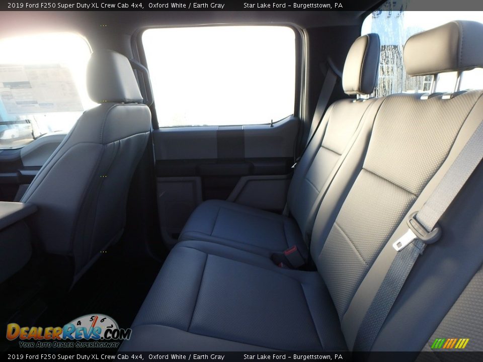 2019 Ford F250 Super Duty XL Crew Cab 4x4 Oxford White / Earth Gray Photo #12