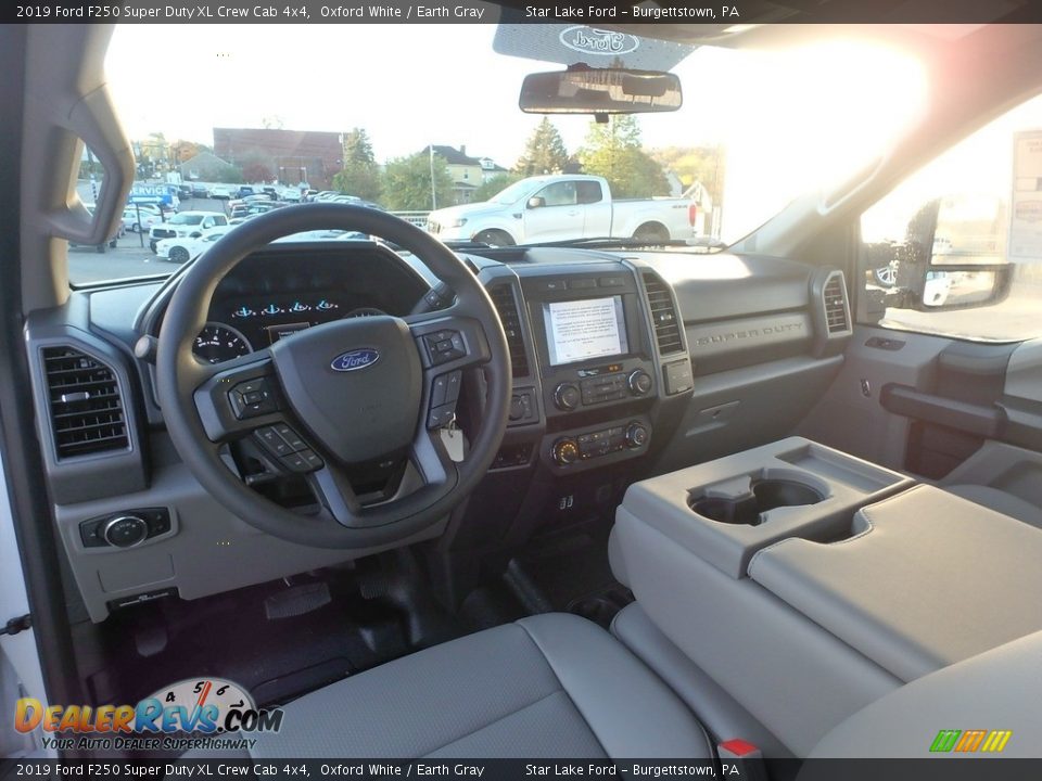 2019 Ford F250 Super Duty XL Crew Cab 4x4 Oxford White / Earth Gray Photo #13