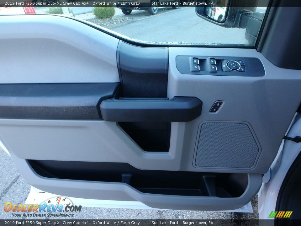 2019 Ford F250 Super Duty XL Crew Cab 4x4 Oxford White / Earth Gray Photo #14