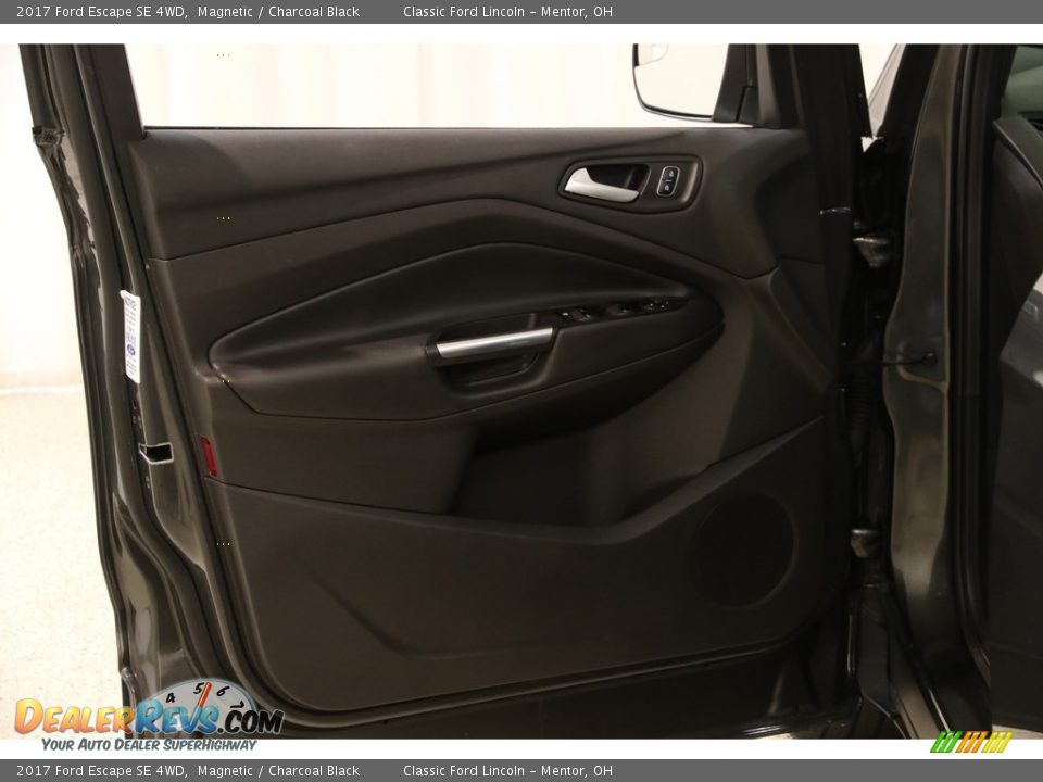 2017 Ford Escape SE 4WD Magnetic / Charcoal Black Photo #5