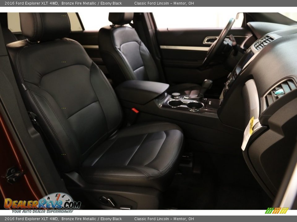 2016 Ford Explorer XLT 4WD Bronze Fire Metallic / Ebony Black Photo #18