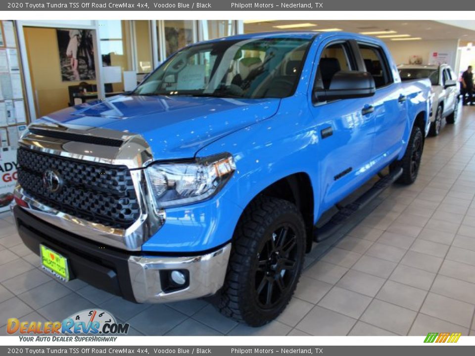 Front 3/4 View of 2020 Toyota Tundra TSS Off Road CrewMax 4x4 Photo #4