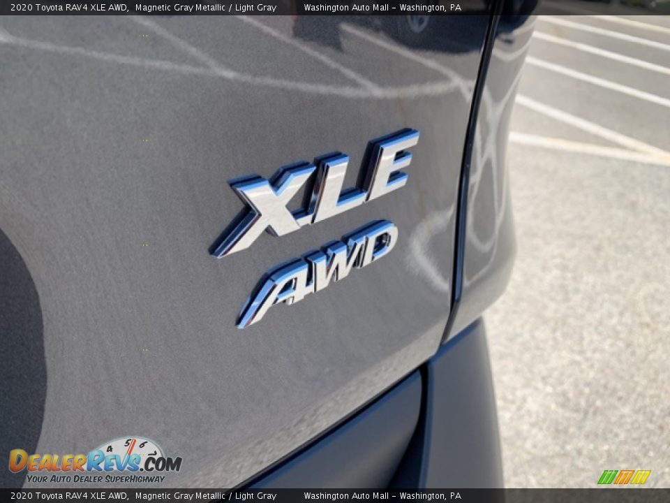 2020 Toyota RAV4 XLE AWD Magnetic Gray Metallic / Light Gray Photo #10