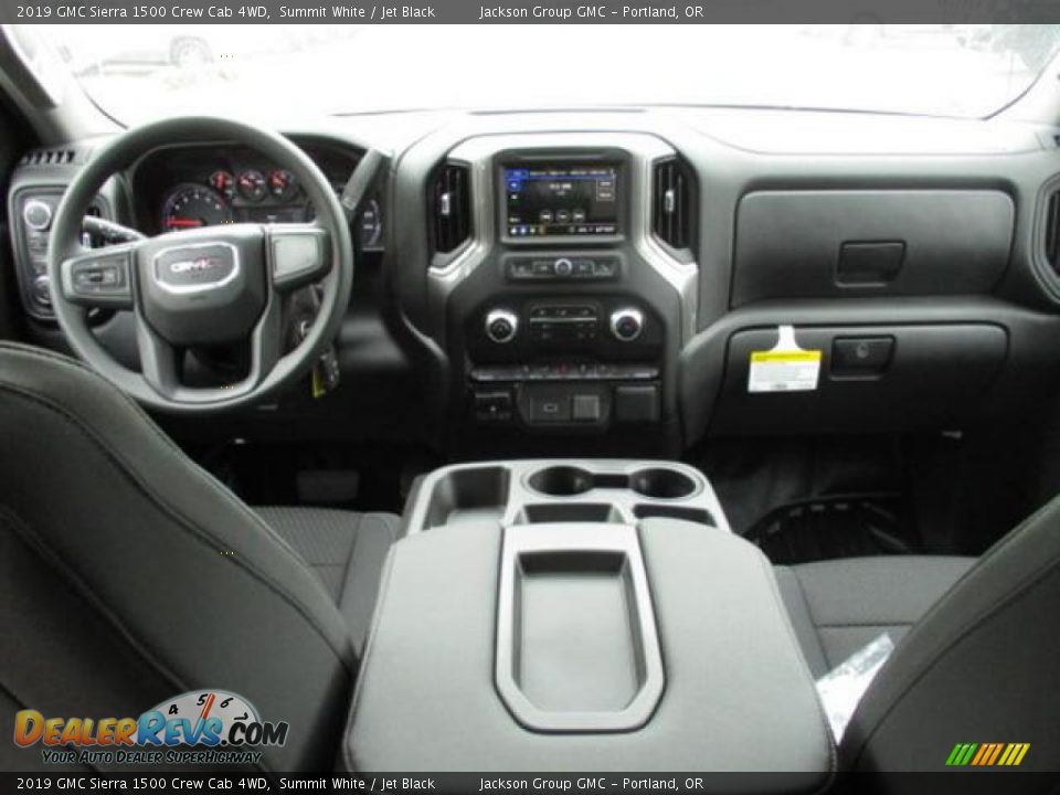 Dashboard of 2019 GMC Sierra 1500 Crew Cab 4WD Photo #4