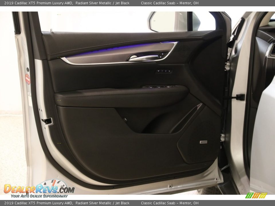 2019 Cadillac XT5 Premium Luxury AWD Radiant Silver Metallic / Jet Black Photo #4
