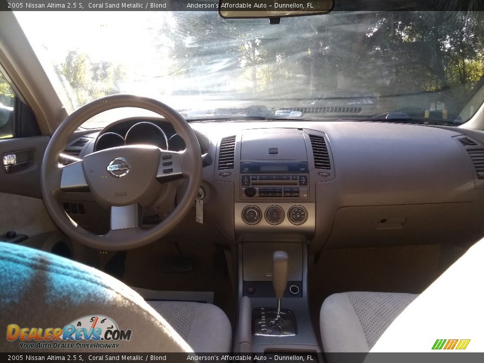 2005 Nissan Altima 2.5 S Coral Sand Metallic / Blond Photo #22