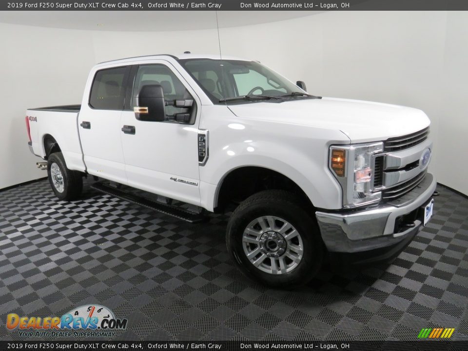 2019 Ford F250 Super Duty XLT Crew Cab 4x4 Oxford White / Earth Gray Photo #3