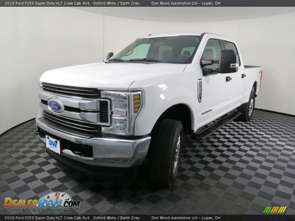2019 Ford F250 Super Duty XLT Crew Cab 4x4 Oxford White / Earth Gray Photo #8