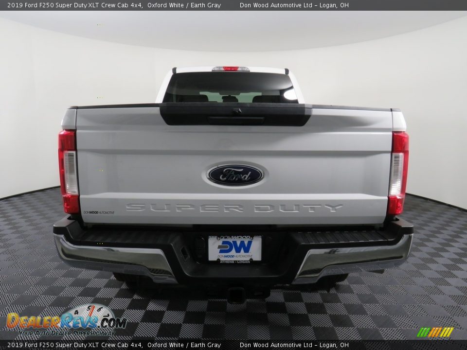 2019 Ford F250 Super Duty XLT Crew Cab 4x4 Oxford White / Earth Gray Photo #12
