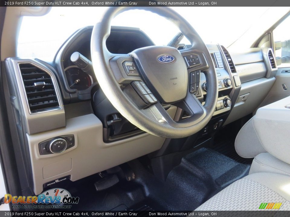2019 Ford F250 Super Duty XLT Crew Cab 4x4 Oxford White / Earth Gray Photo #20