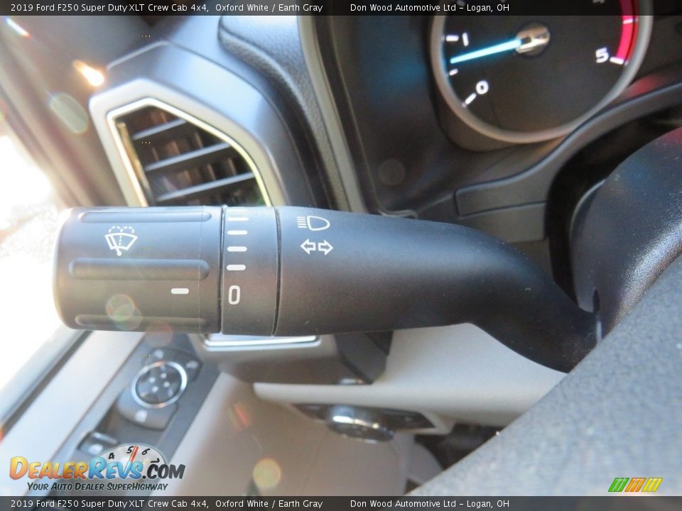2019 Ford F250 Super Duty XLT Crew Cab 4x4 Oxford White / Earth Gray Photo #23