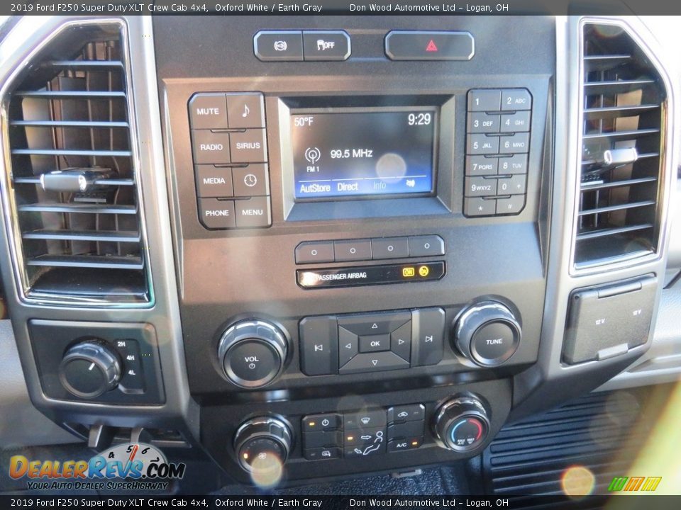 2019 Ford F250 Super Duty XLT Crew Cab 4x4 Oxford White / Earth Gray Photo #26