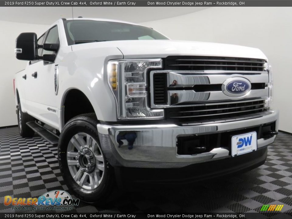 2019 Ford F250 Super Duty XL Crew Cab 4x4 Oxford White / Earth Gray Photo #1
