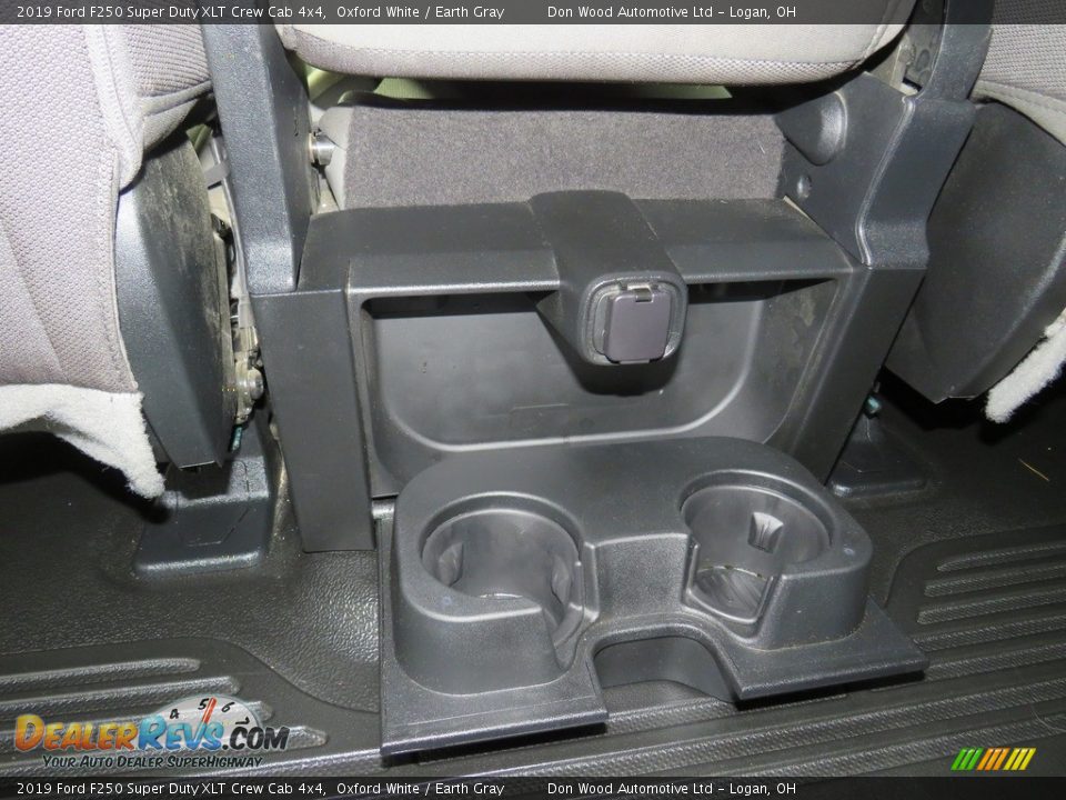 2019 Ford F250 Super Duty XLT Crew Cab 4x4 Oxford White / Earth Gray Photo #32