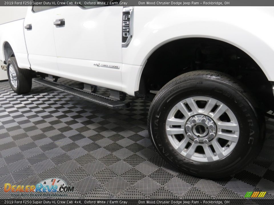 2019 Ford F250 Super Duty XL Crew Cab 4x4 Oxford White / Earth Gray Photo #4