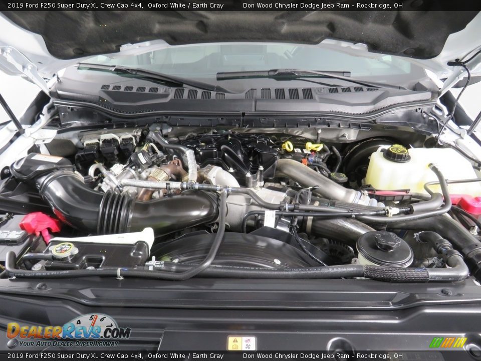 2019 Ford F250 Super Duty XL Crew Cab 4x4 Oxford White / Earth Gray Photo #7