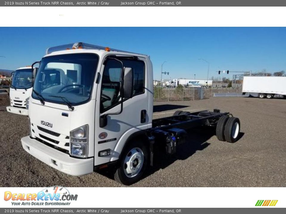 Front 3/4 View of 2019 Isuzu N Series Truck NRR Chassis Photo #2