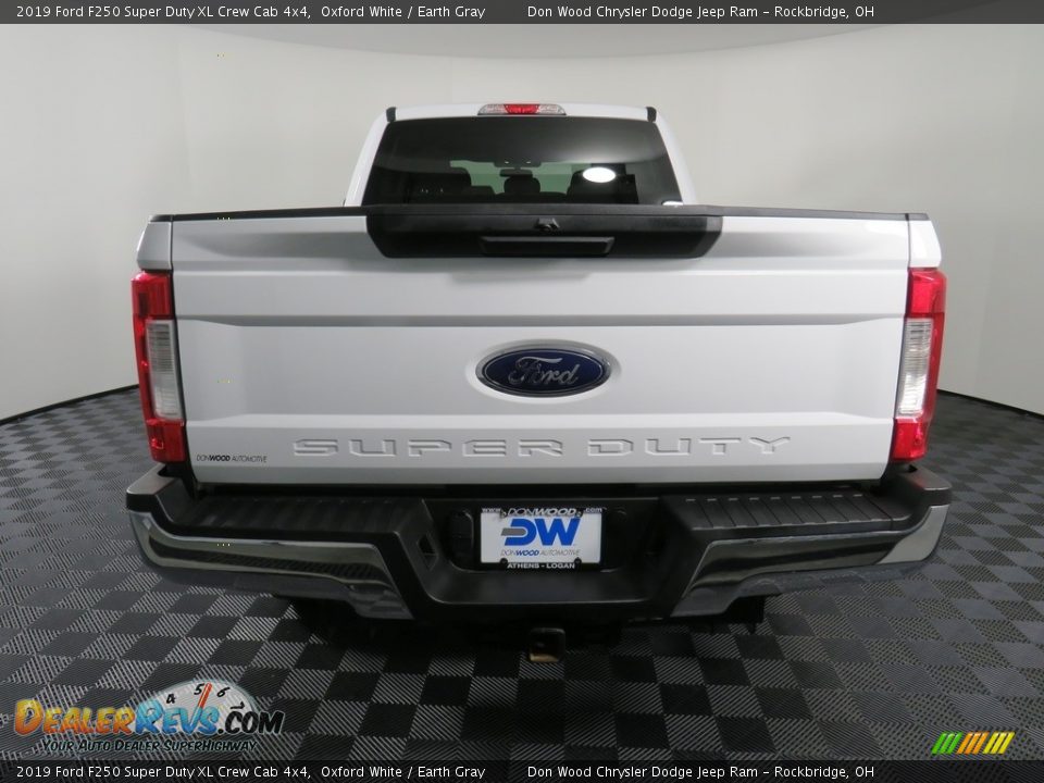 2019 Ford F250 Super Duty XL Crew Cab 4x4 Oxford White / Earth Gray Photo #12