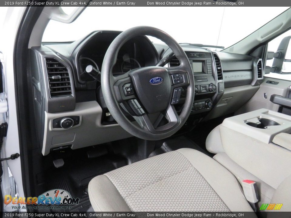 2019 Ford F250 Super Duty XL Crew Cab 4x4 Oxford White / Earth Gray Photo #21