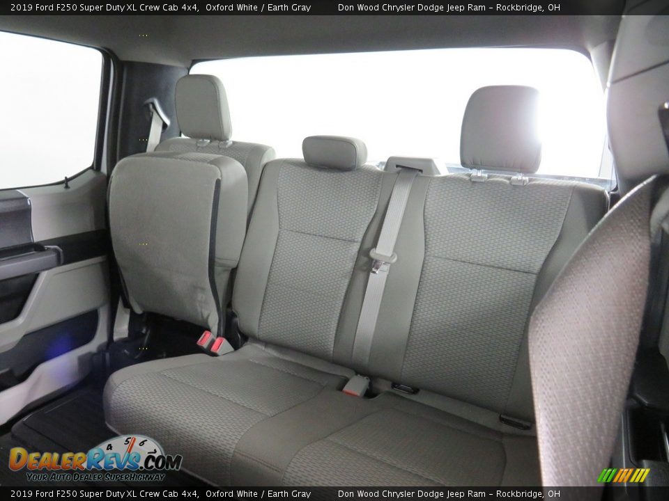 2019 Ford F250 Super Duty XL Crew Cab 4x4 Oxford White / Earth Gray Photo #22