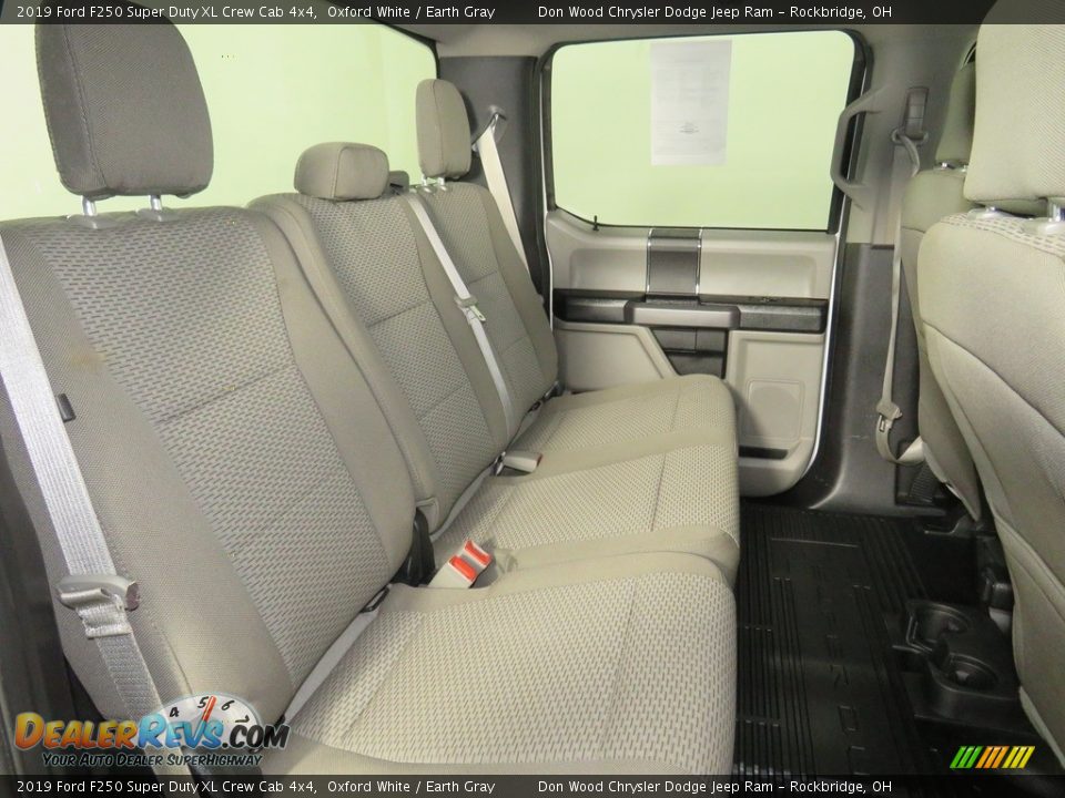 2019 Ford F250 Super Duty XL Crew Cab 4x4 Oxford White / Earth Gray Photo #28