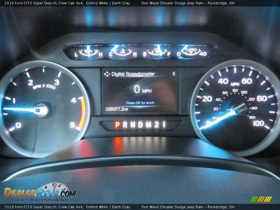 2019 Ford F250 Super Duty XL Crew Cab 4x4 Oxford White / Earth Gray Photo #32