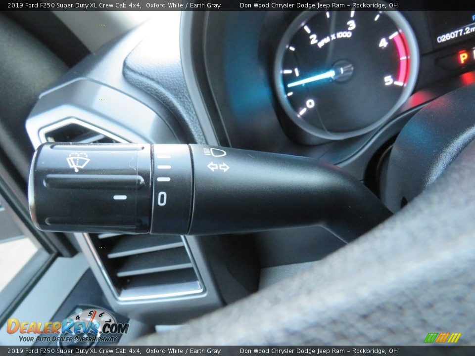2019 Ford F250 Super Duty XL Crew Cab 4x4 Oxford White / Earth Gray Photo #34