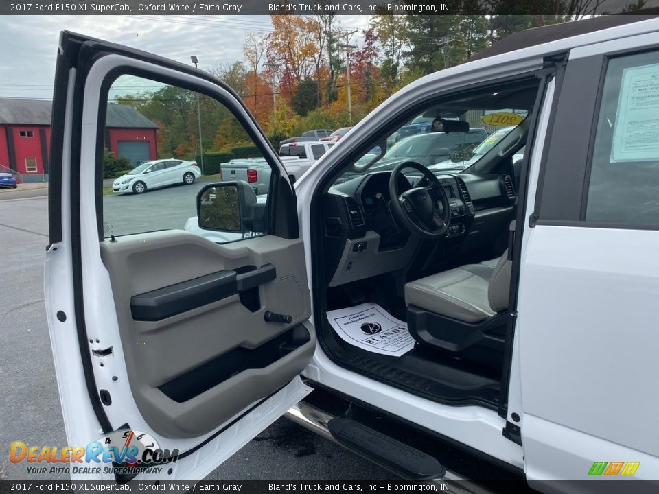 2017 Ford F150 XL SuperCab Oxford White / Earth Gray Photo #10