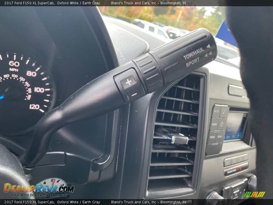 2017 Ford F150 XL SuperCab Oxford White / Earth Gray Photo #17