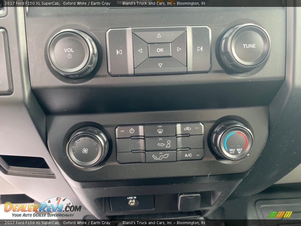 2017 Ford F150 XL SuperCab Oxford White / Earth Gray Photo #21