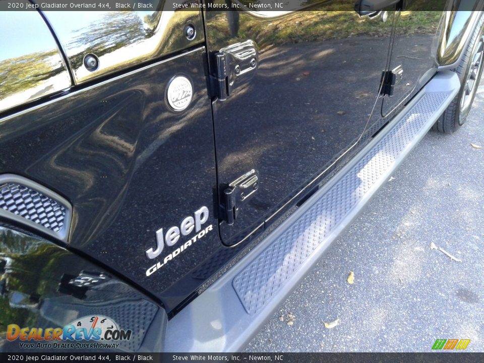 2020 Jeep Gladiator Overland 4x4 Black / Black Photo #31