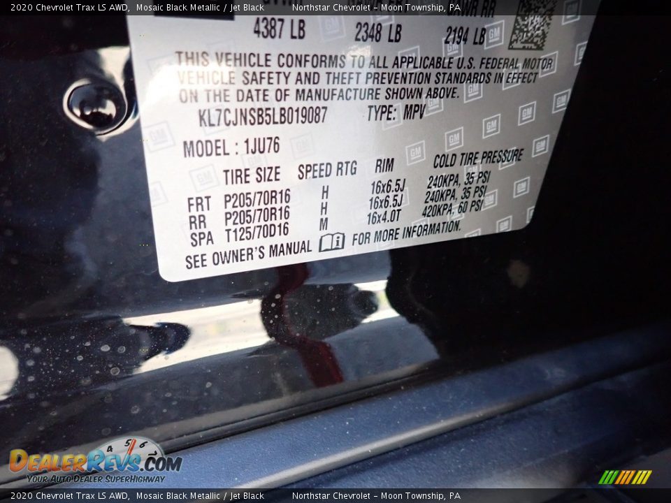 2020 Chevrolet Trax LS AWD Mosaic Black Metallic / Jet Black Photo #15