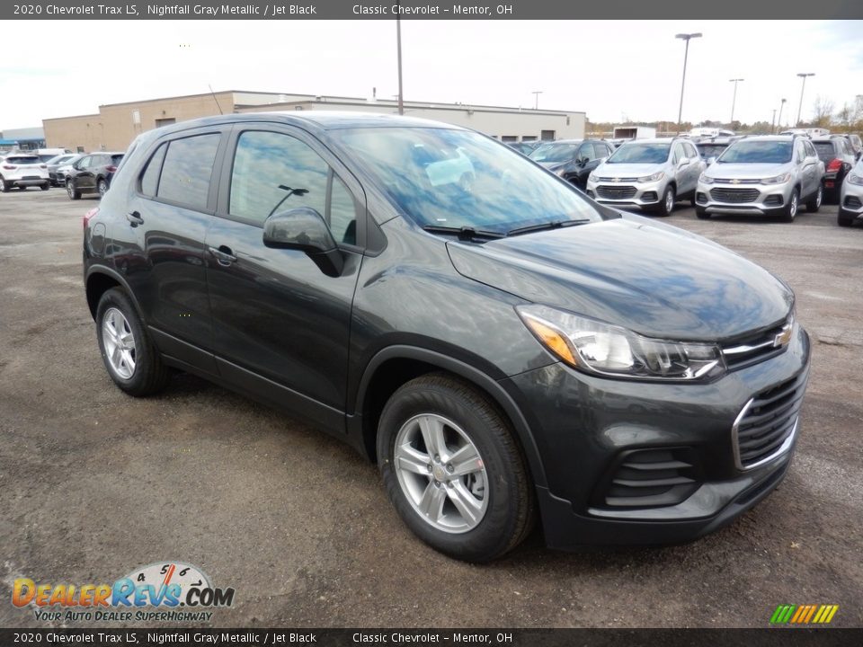 Front 3/4 View of 2020 Chevrolet Trax LS Photo #3