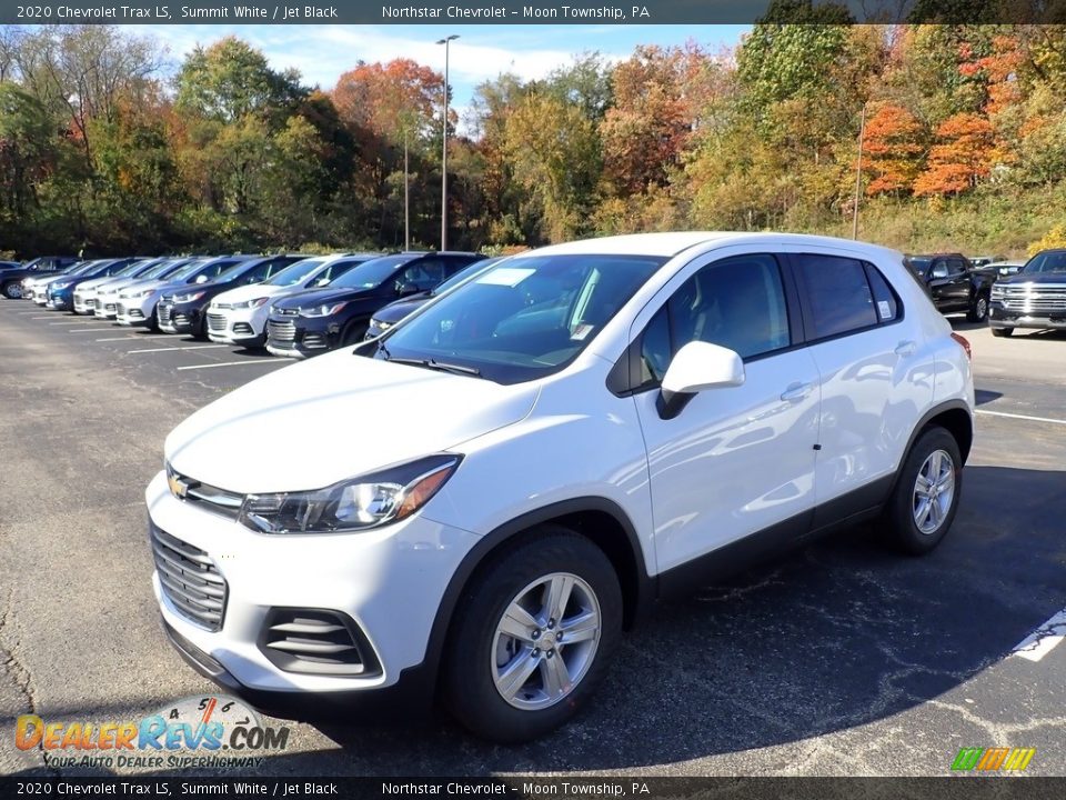 Front 3/4 View of 2020 Chevrolet Trax LS Photo #1