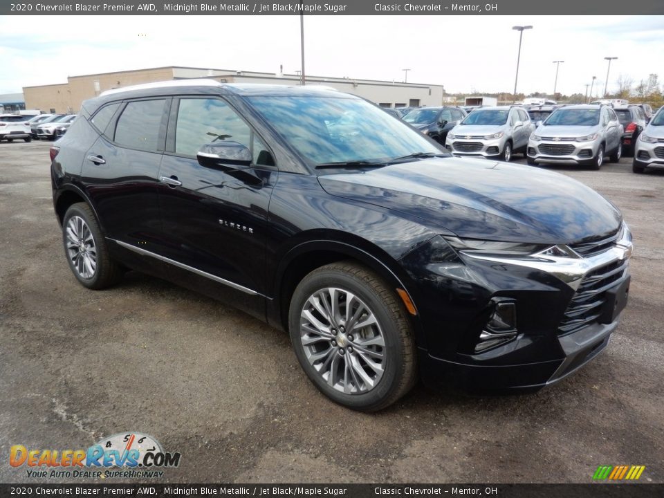 Front 3/4 View of 2020 Chevrolet Blazer Premier AWD Photo #3