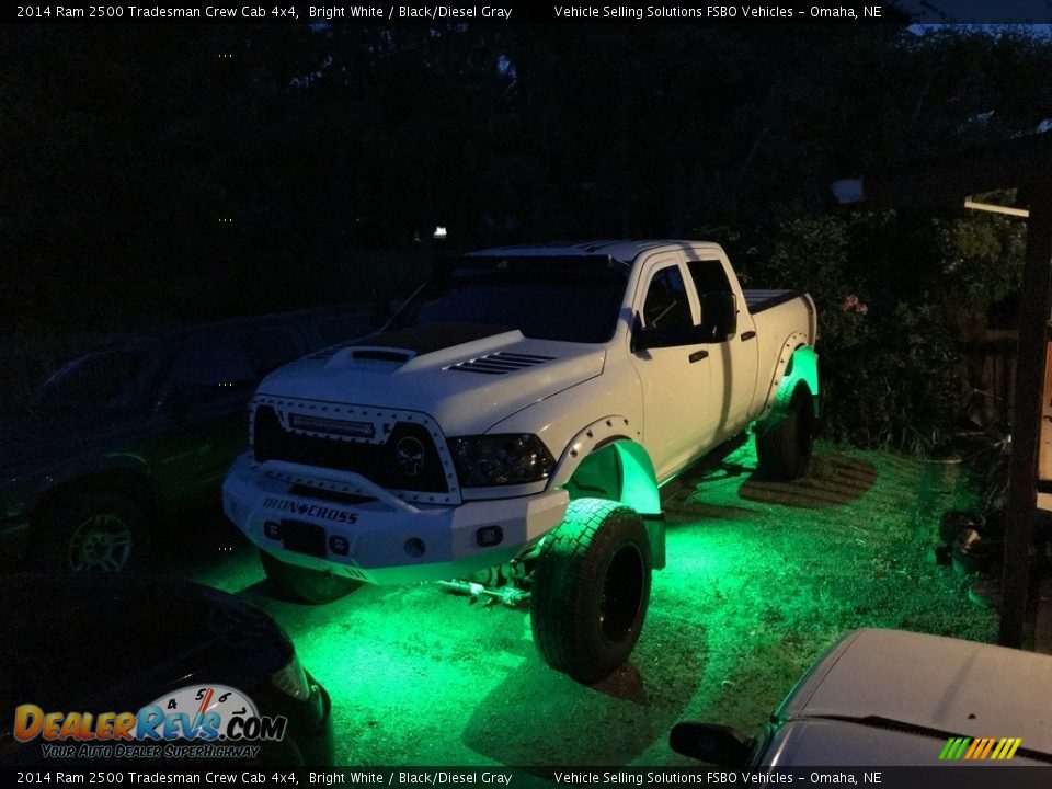 2014 Ram 2500 Tradesman Crew Cab 4x4 Bright White / Black/Diesel Gray Photo #13