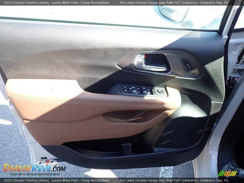 2020 Chrysler Pacifica Limited Luxury White Pearl / Deep Mocha/Black Photo #12