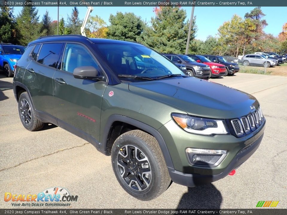 Front 3/4 View of 2020 Jeep Compass Trailhawk 4x4 Photo #7