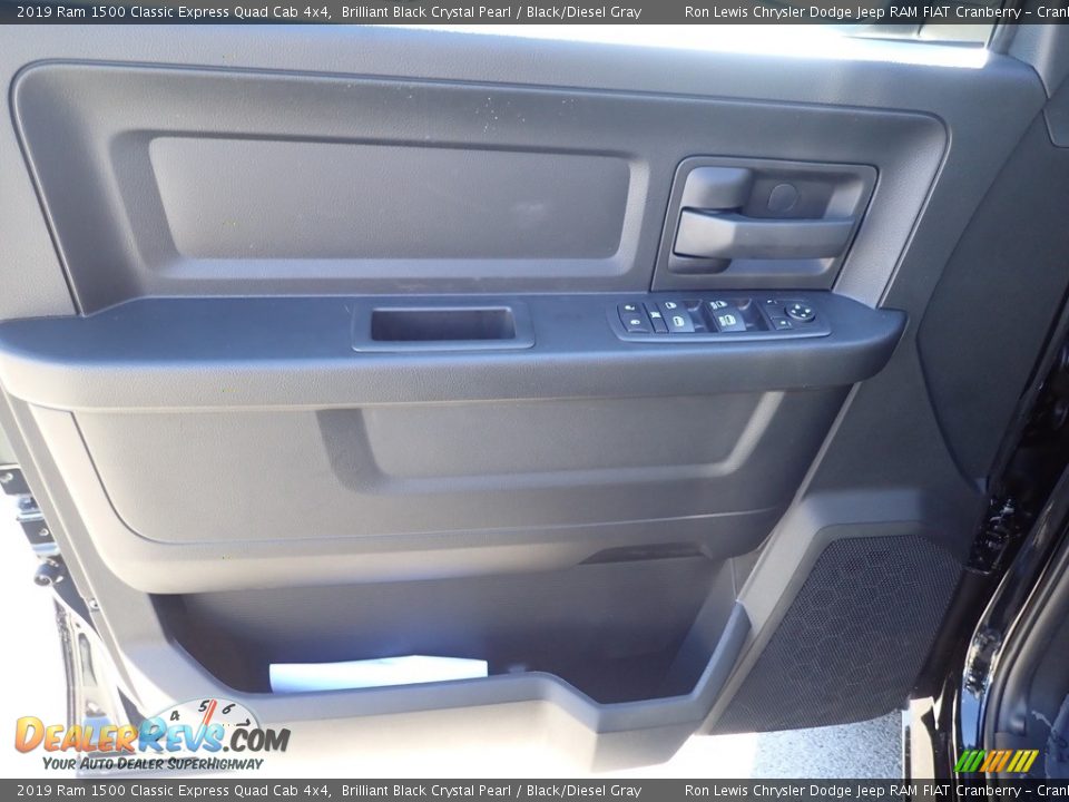 2019 Ram 1500 Classic Express Quad Cab 4x4 Brilliant Black Crystal Pearl / Black/Diesel Gray Photo #15