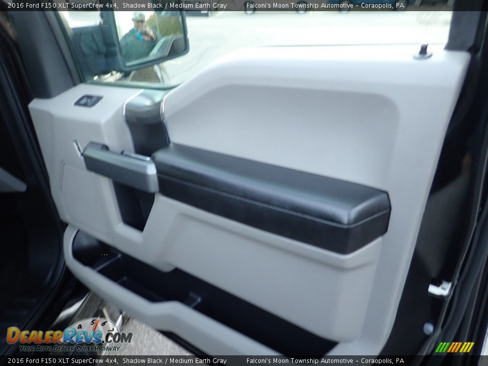 2016 Ford F150 XLT SuperCrew 4x4 Shadow Black / Medium Earth Gray Photo #12