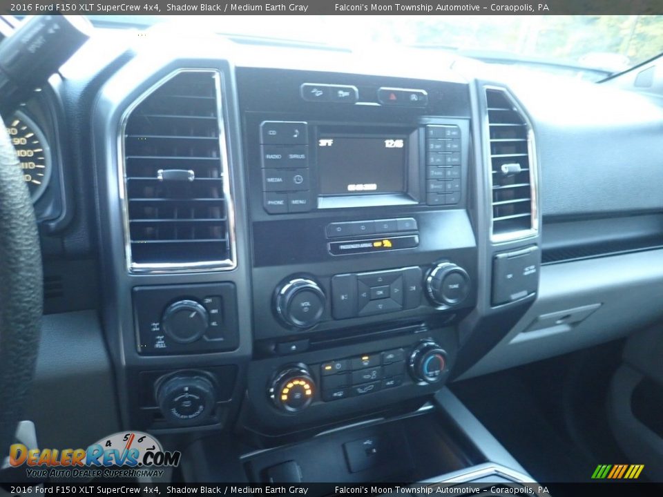 2016 Ford F150 XLT SuperCrew 4x4 Shadow Black / Medium Earth Gray Photo #22